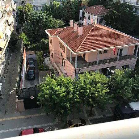City Star - Penthouse Next To Atatuerk House And With View To Castles 塞萨洛尼基